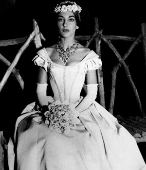 In La Sonnambula during the 1954-1955 season. Photo: AP/AP/SIPA. 