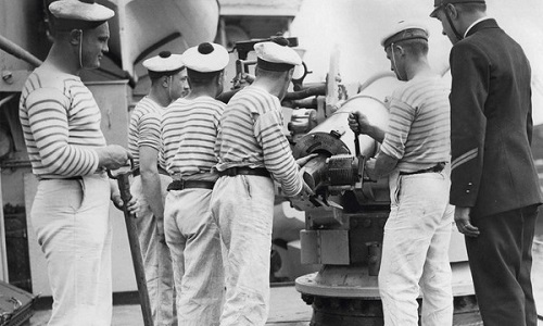 Here are the guys in their stripes now! Also, let's take a moment to appreciate those hats. 