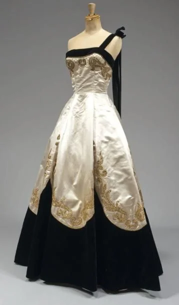 Evening gown circa 1950 via Cornette de Saint Cyr