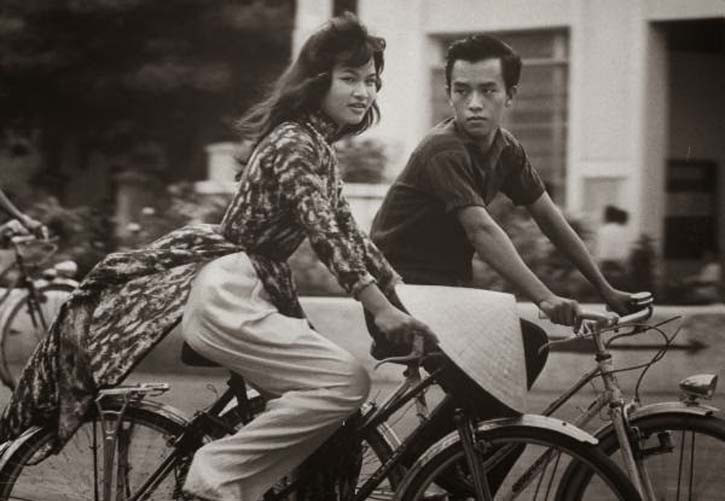 Woman in Saigon, 1961. Photo: John Dominis/Getty. 