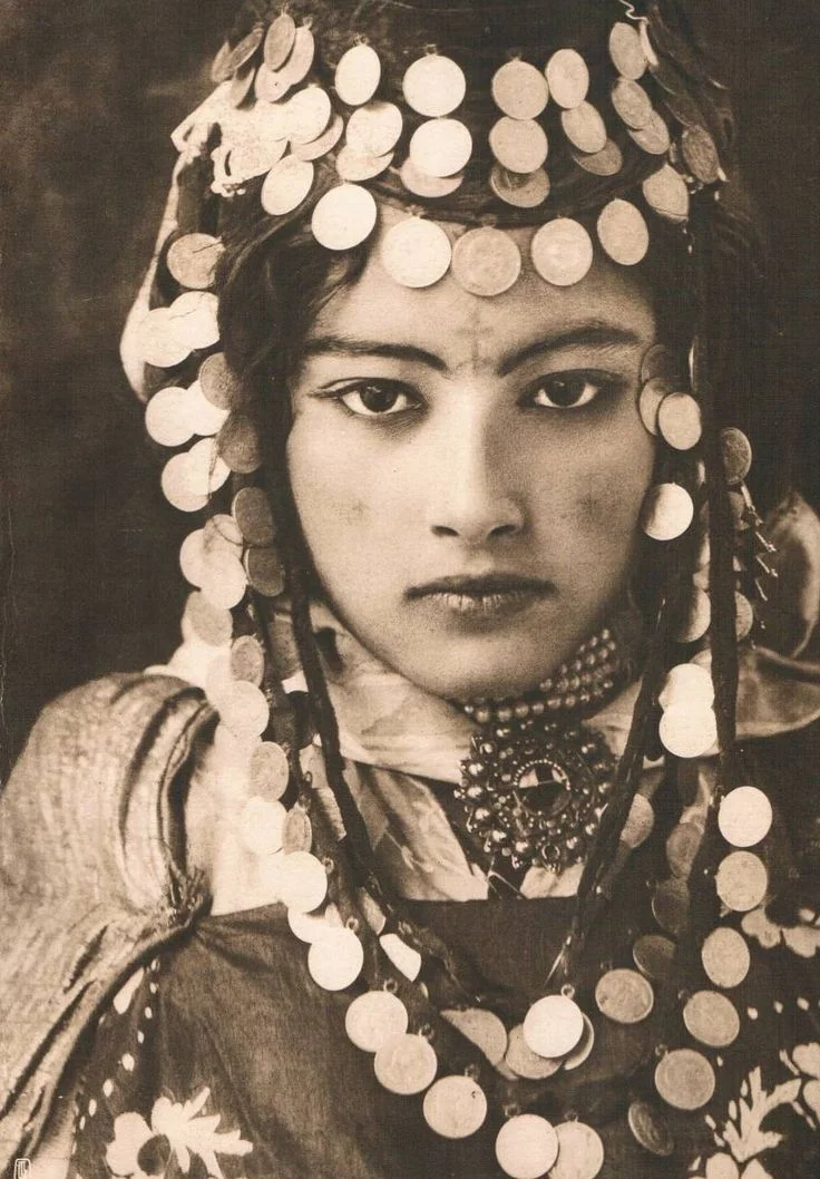 Ouled-Naïl young woman in Tunisia by Lehnert & Landrock, 1905.
