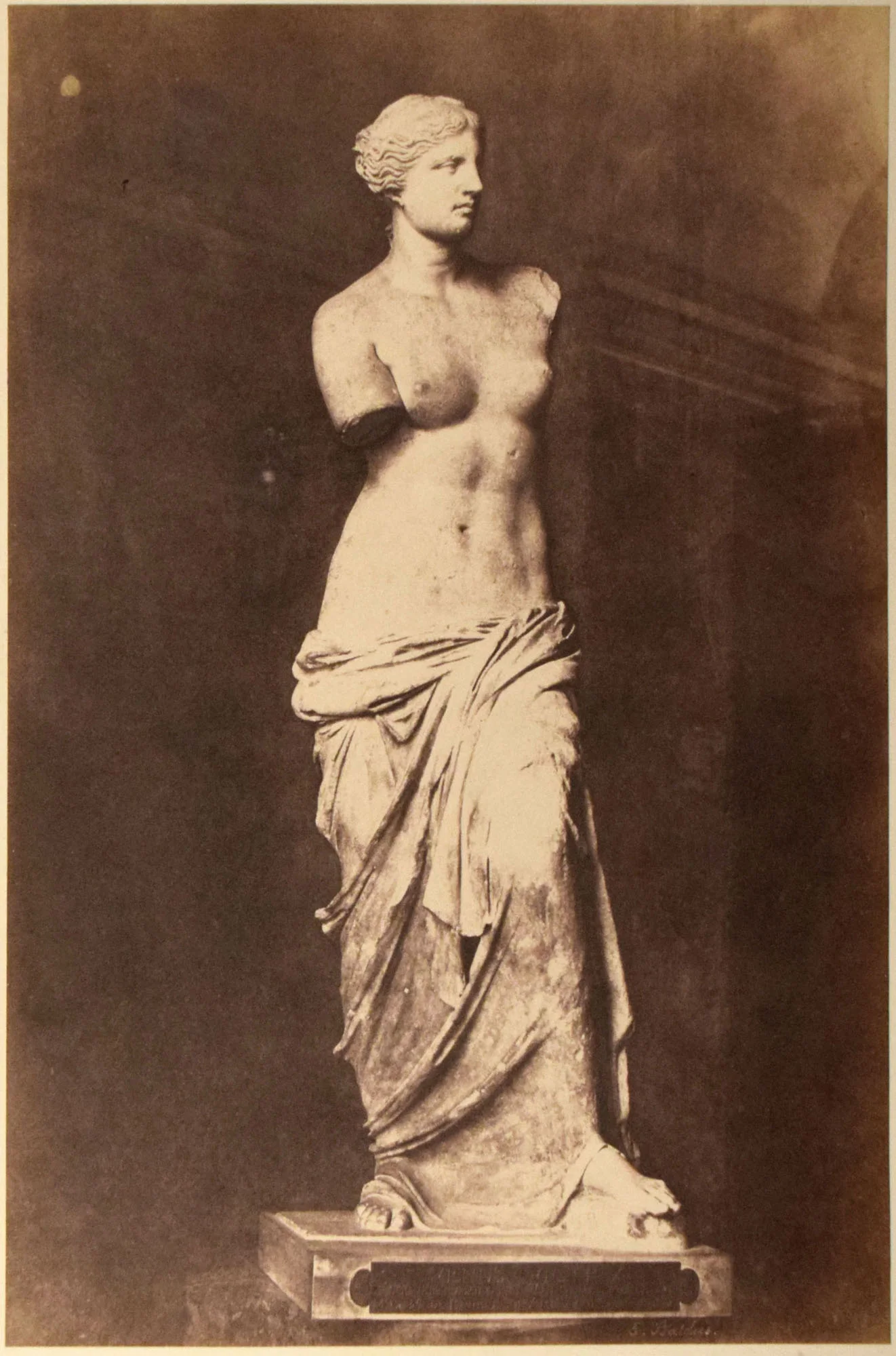 Édouard-Denis Baldus, Venus de Milo, circa 1865. The Louvre. 