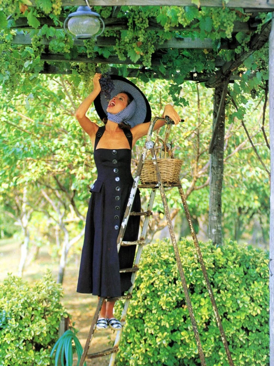 christy-turlington-timeless-summer-style-postcard-from-portofino.jpg