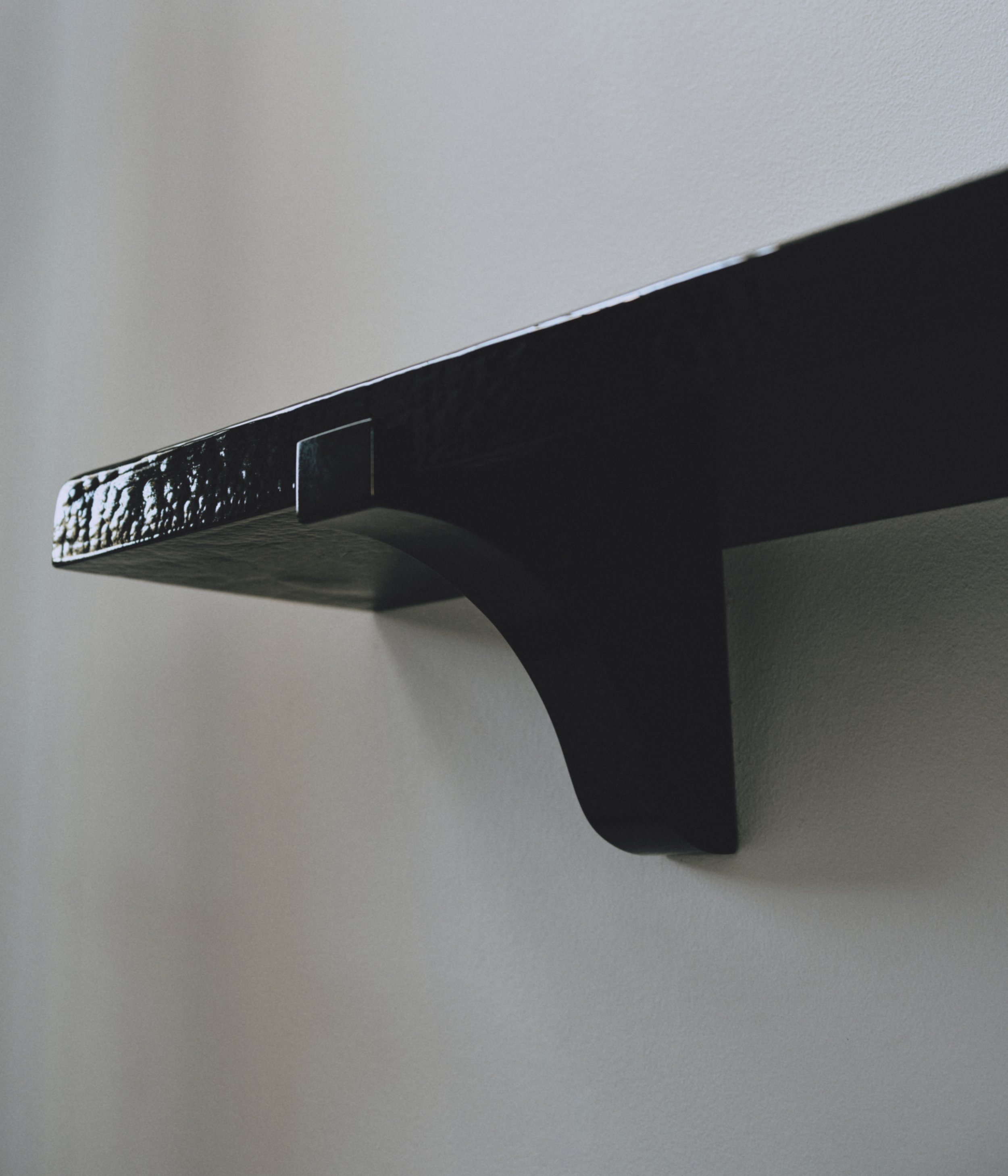 Shelf_Black_2.jpg