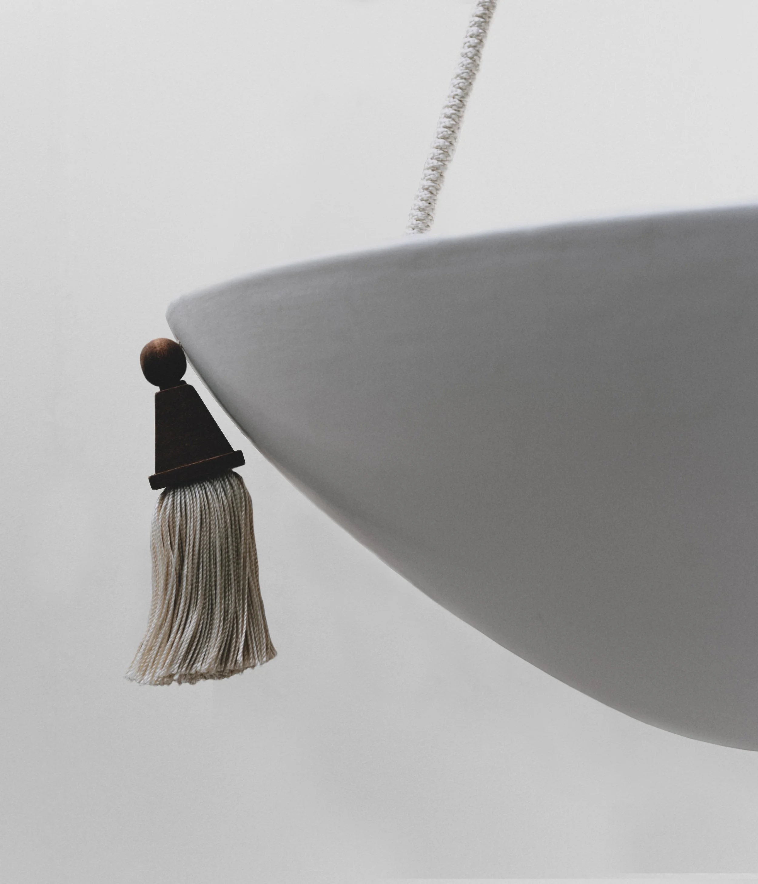 Pendant_White_2.jpg
