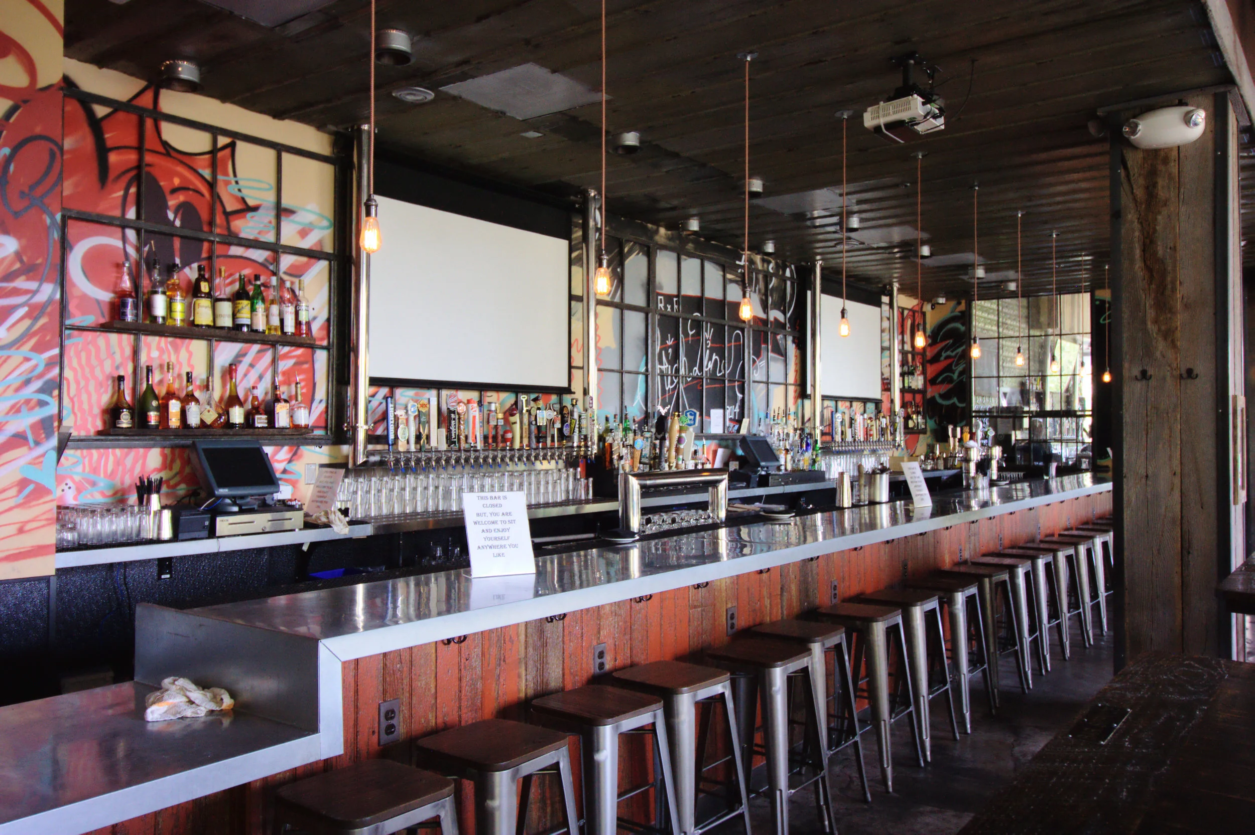 Highline_Bar.jpg