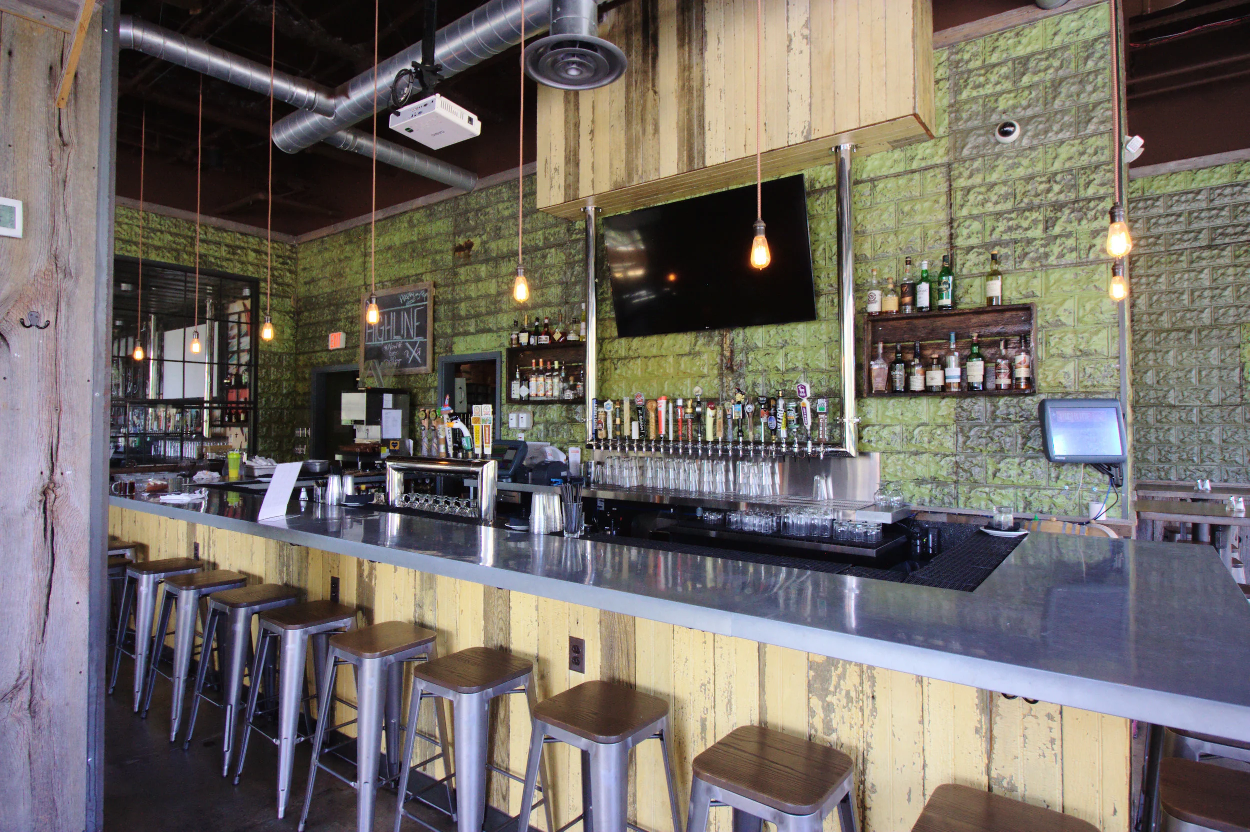 Highline_BackBar_3.jpg