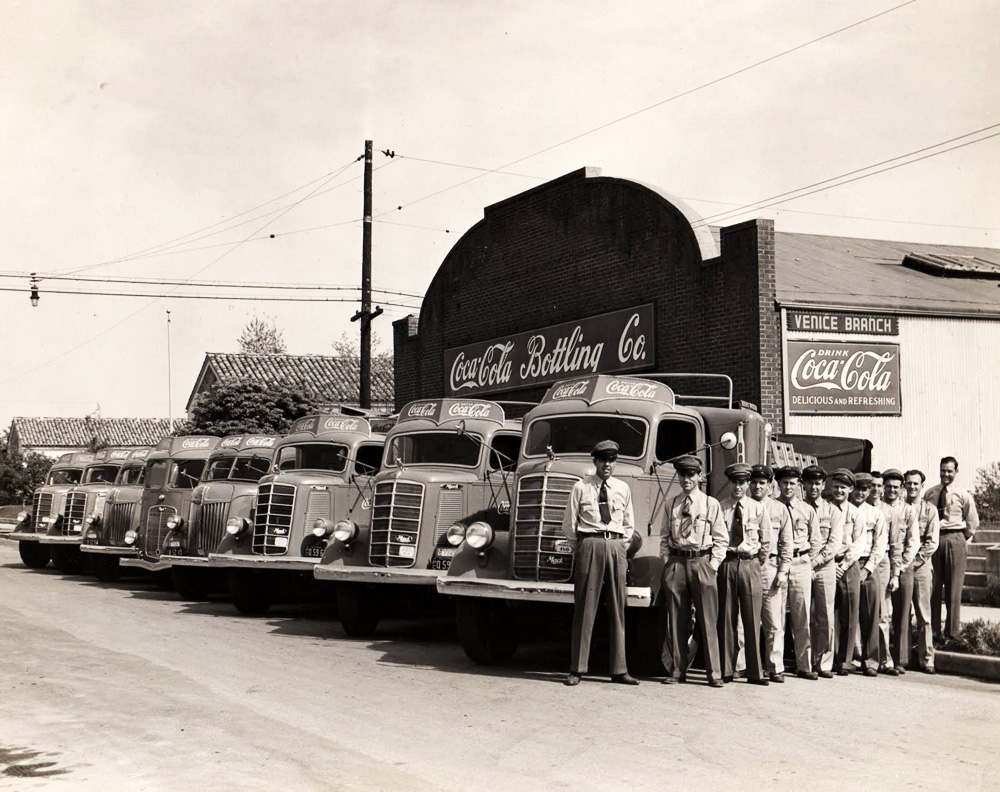 Coca-Cola distributors on Sunset, 1941