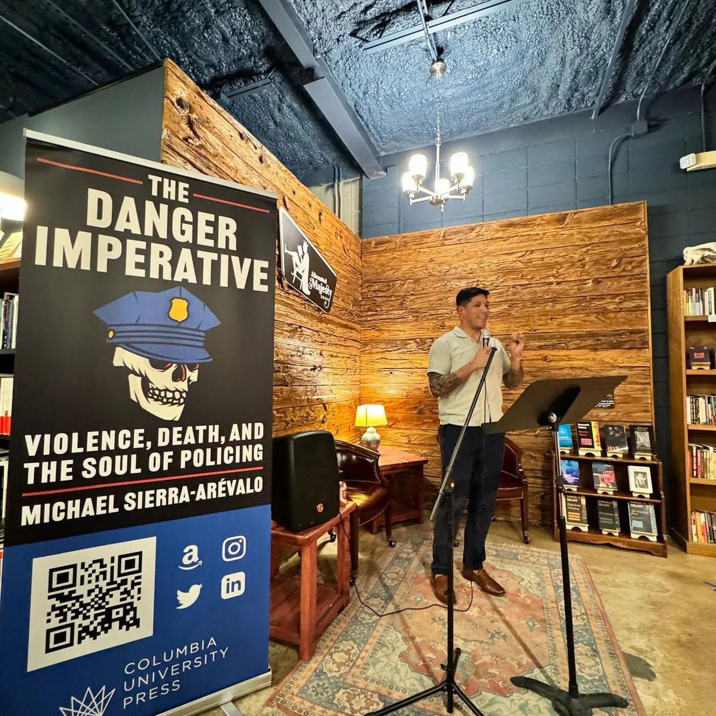 Last night&rsquo;s launch party at @alienatedmajestybooks was a dream come true! ✨ 

Can&rsquo;t thank family, friends, and colleagues enough for making the event so special. And we sold the store out!

Special shout-out to the homies from @graciehum