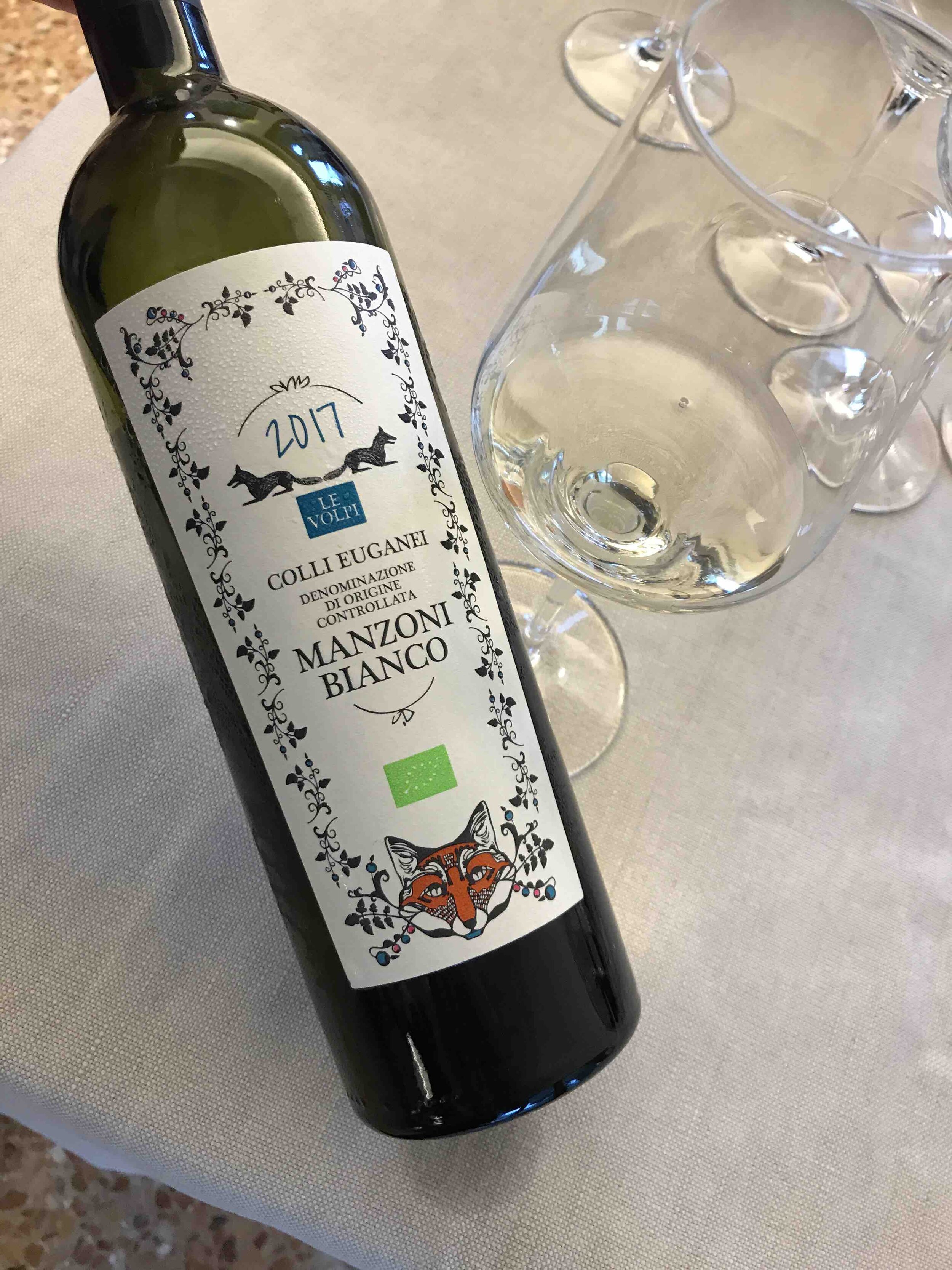 Le Volpi Colli Euganei Manzoni Bianco 2017 Flaskevis (C) Thomas Bohl.jpg