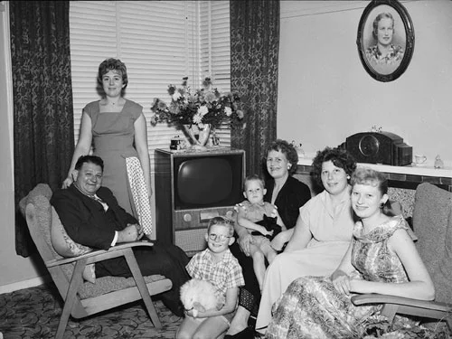 http://www.fairtrading.nsw.gov.au/mobile0c9a66/biz_res/ftweb/Images/Youth/postwar.jpg