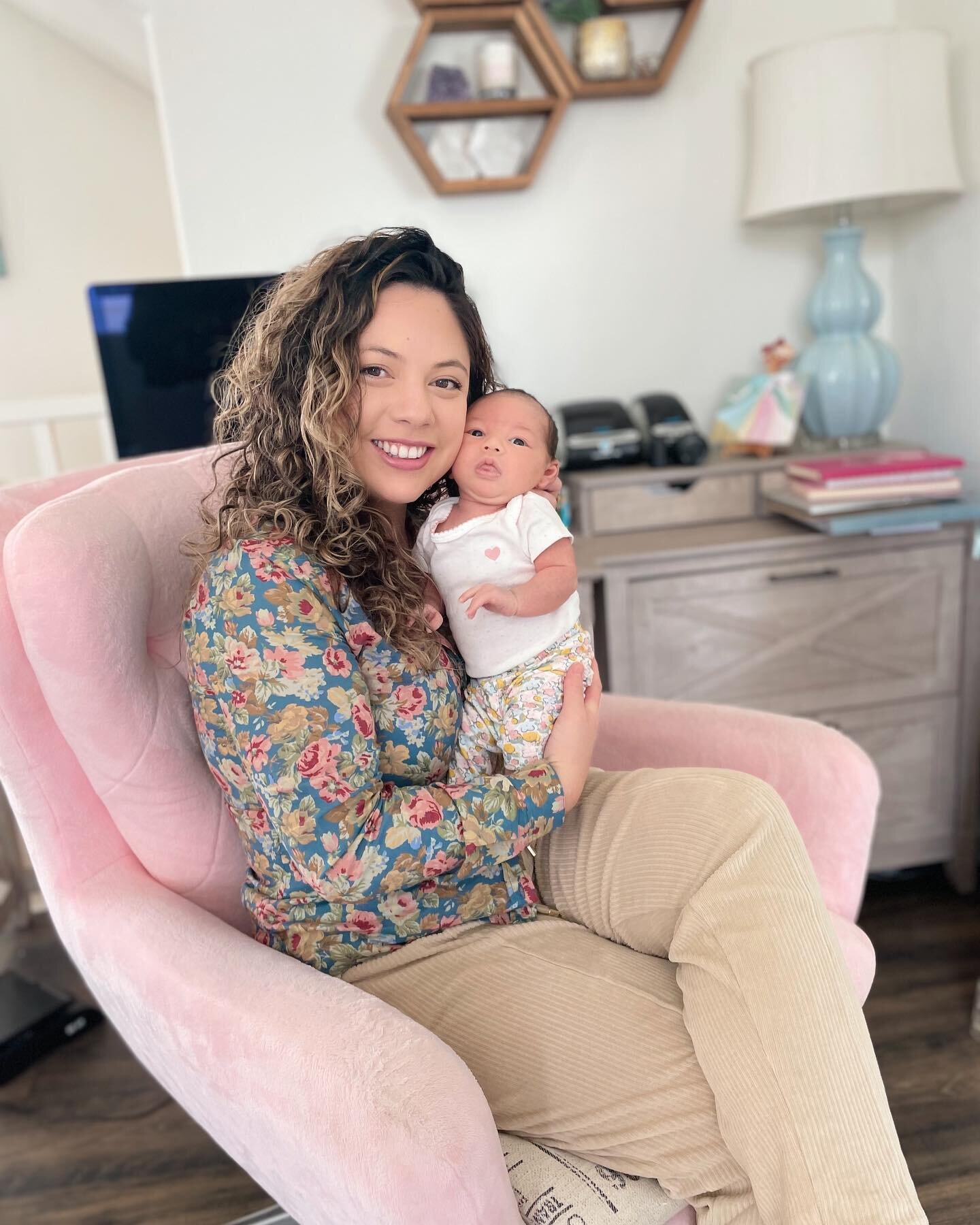 What I&rsquo;ve been up to&hellip;snuggling with baby Harper. 🥰 Hi all! We have a new member in our Online Boutique Boss family! 😉In case you missed the news from my personal Instagram @itsmonikarose, Harper Rose made her arrival just over 2 weeks 