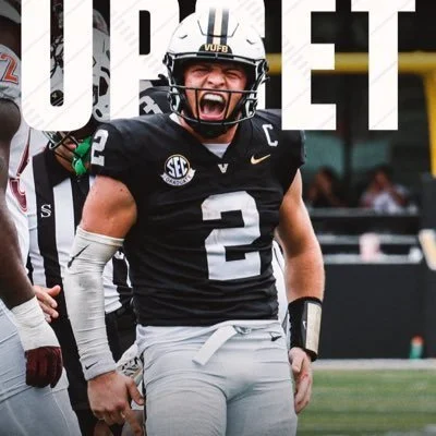 Pavia Signs With Ravens