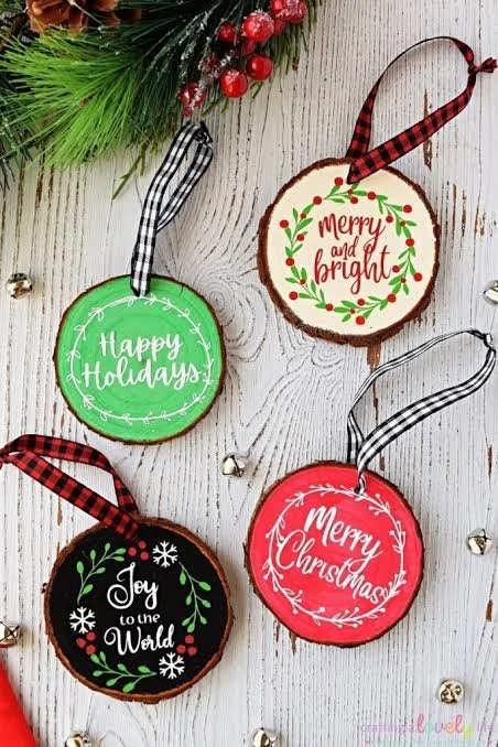Holiday Craft Studio