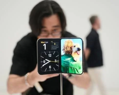 Apple’s iPhone Duo