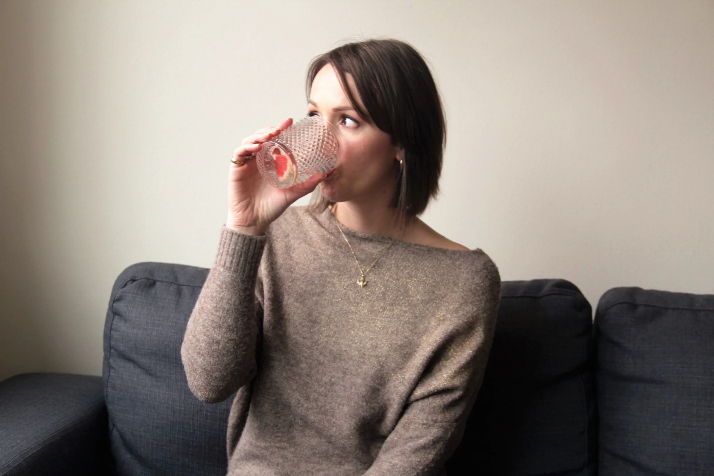 me-drinking-gin.jpg