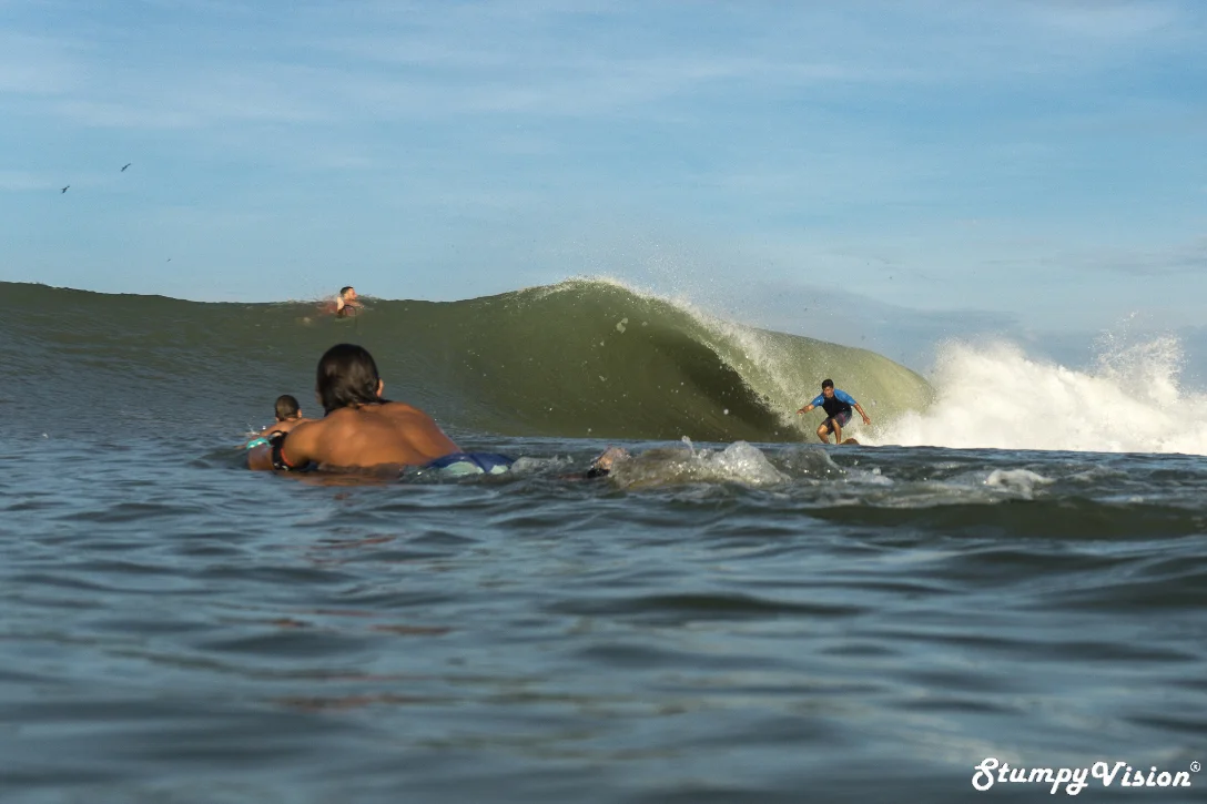 The locals rule in Ecuador. Mariano Castro charging hard.