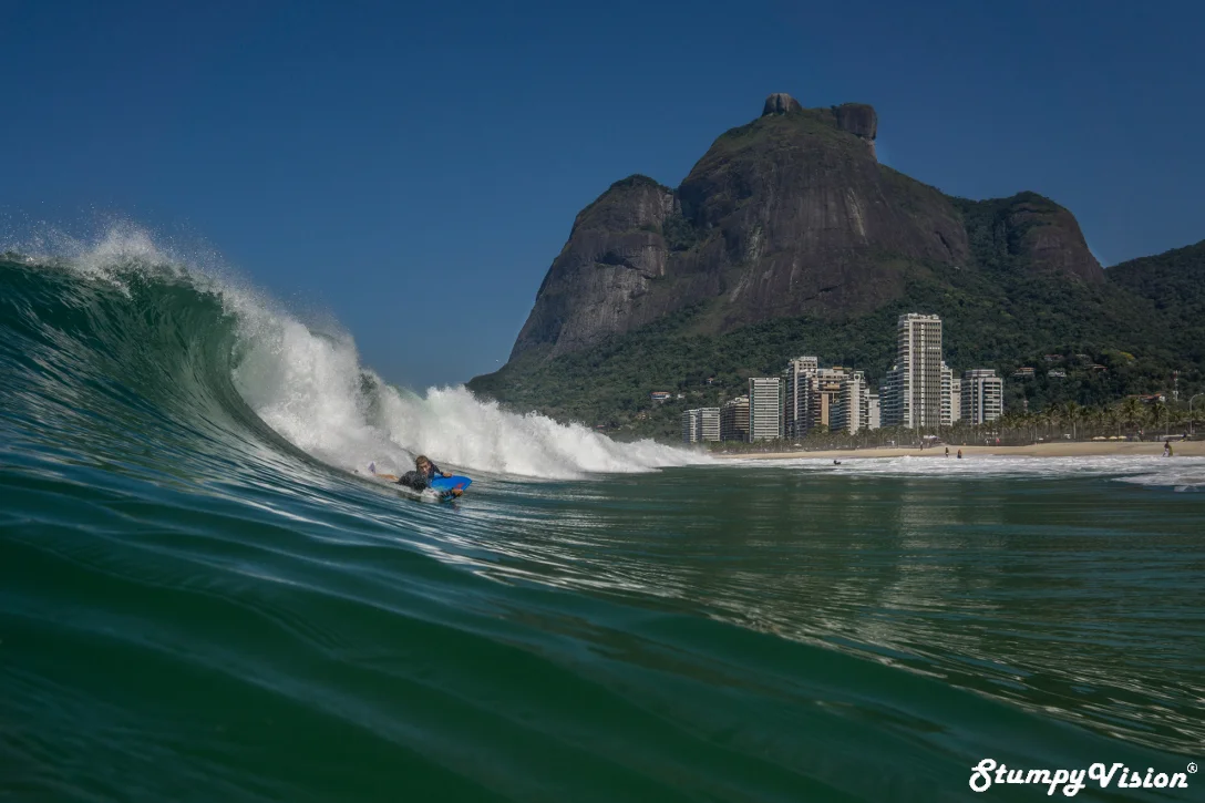 Beautiful Praia São Conrado, mere minutes from the sprawling Favela of Rocinha.