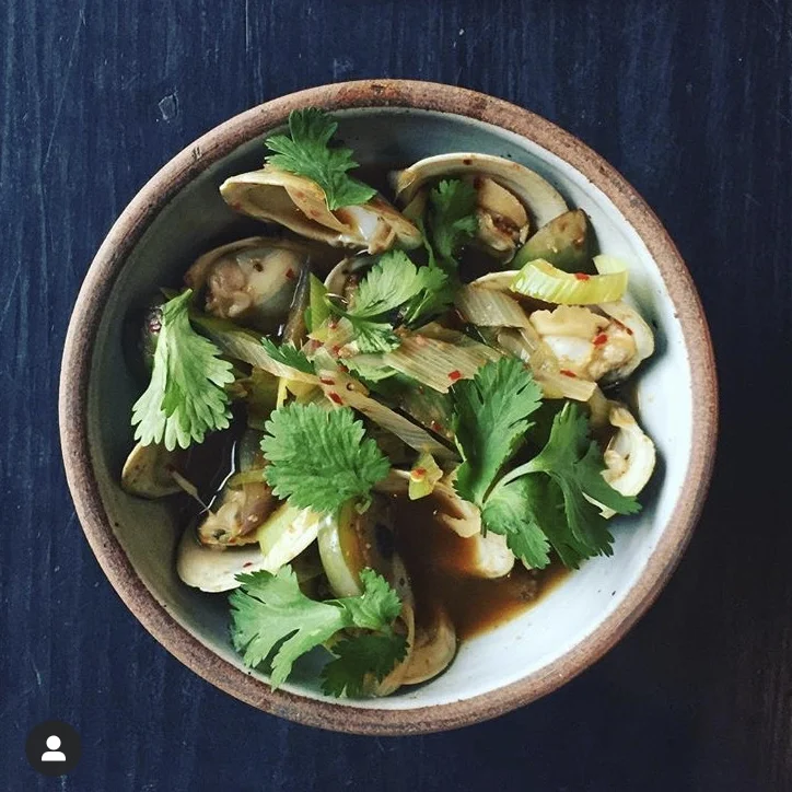 Clams in Red Curry 