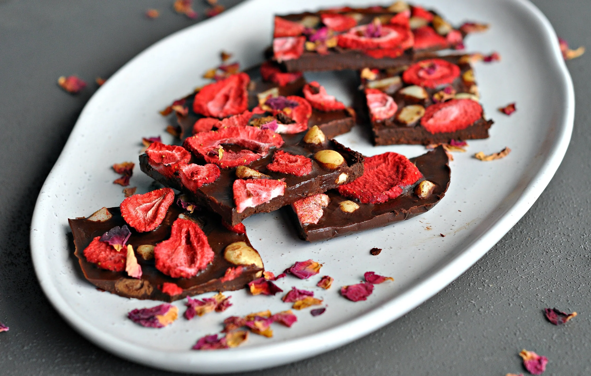 Strawberry and Cinnamon Macadamia Chocolate3.jpg