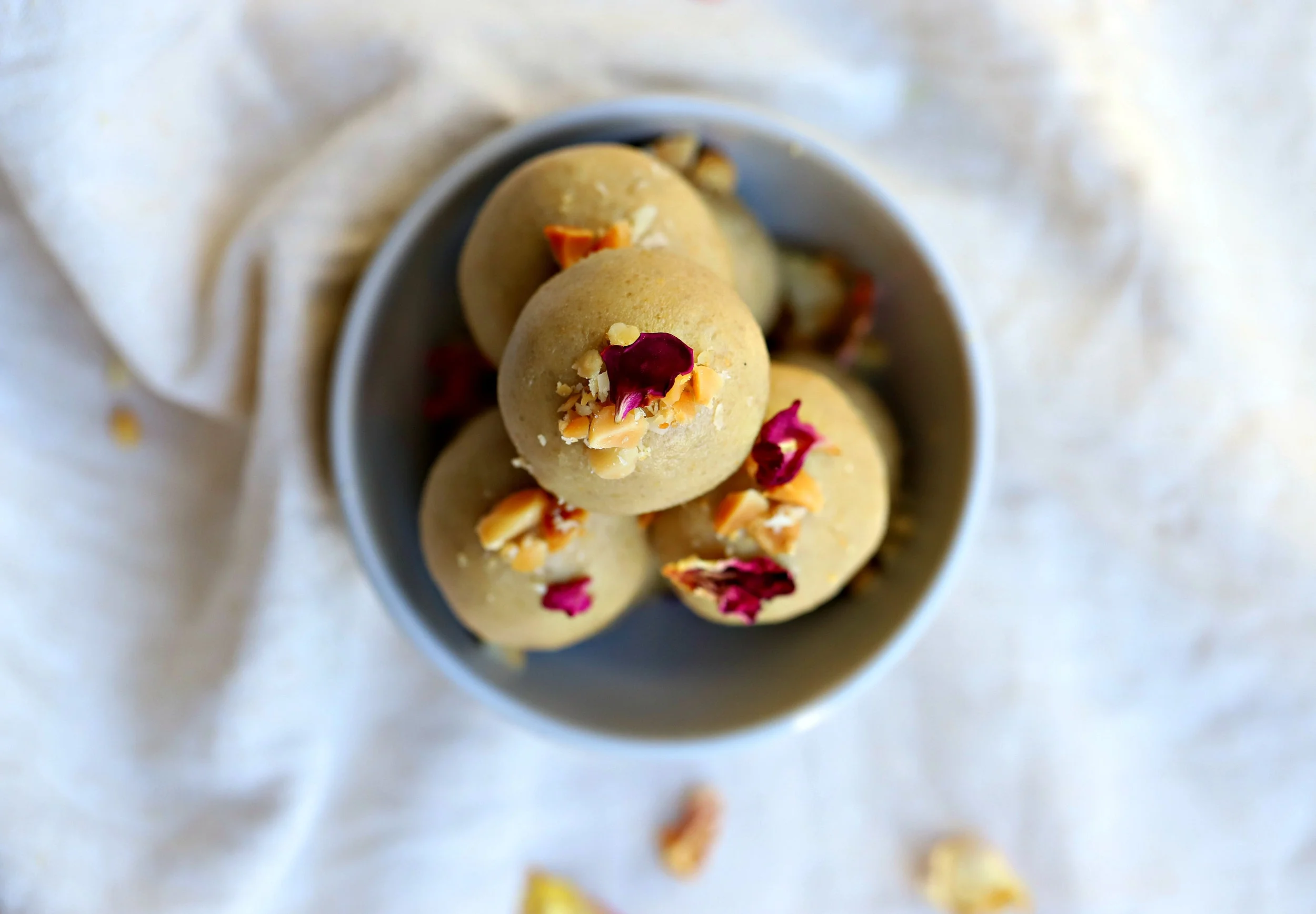 Salted caramel bliss balls2.jpg