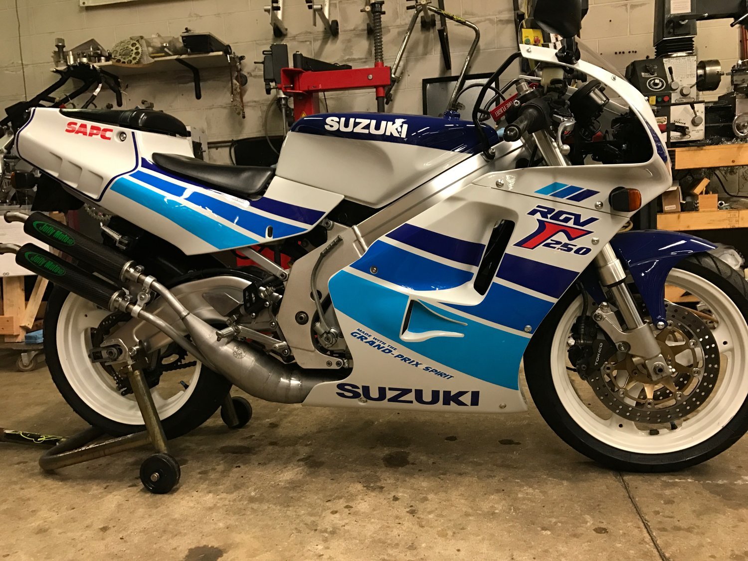Suzuki RGV250 VJ22