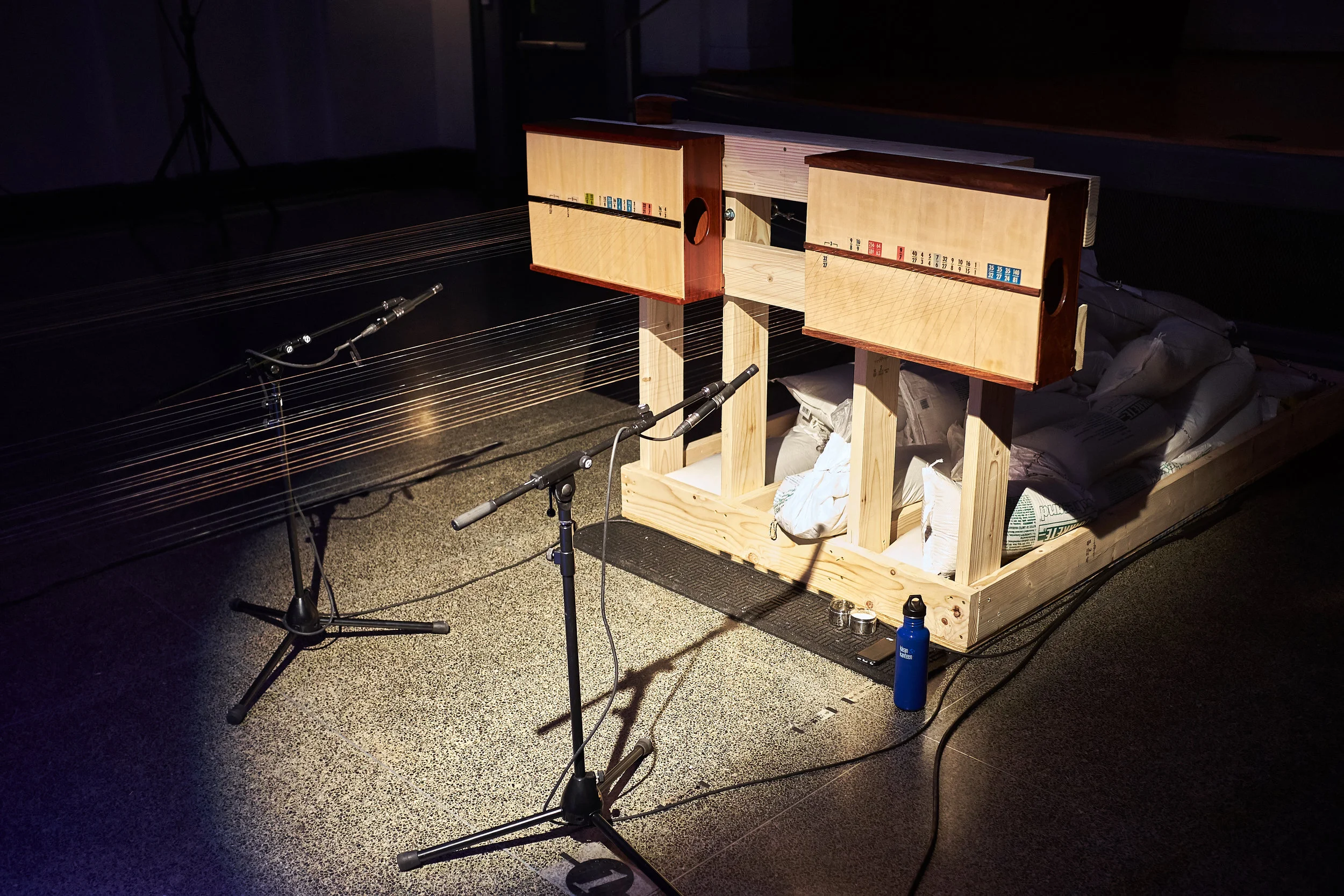 Self-supporting counter-weight frame