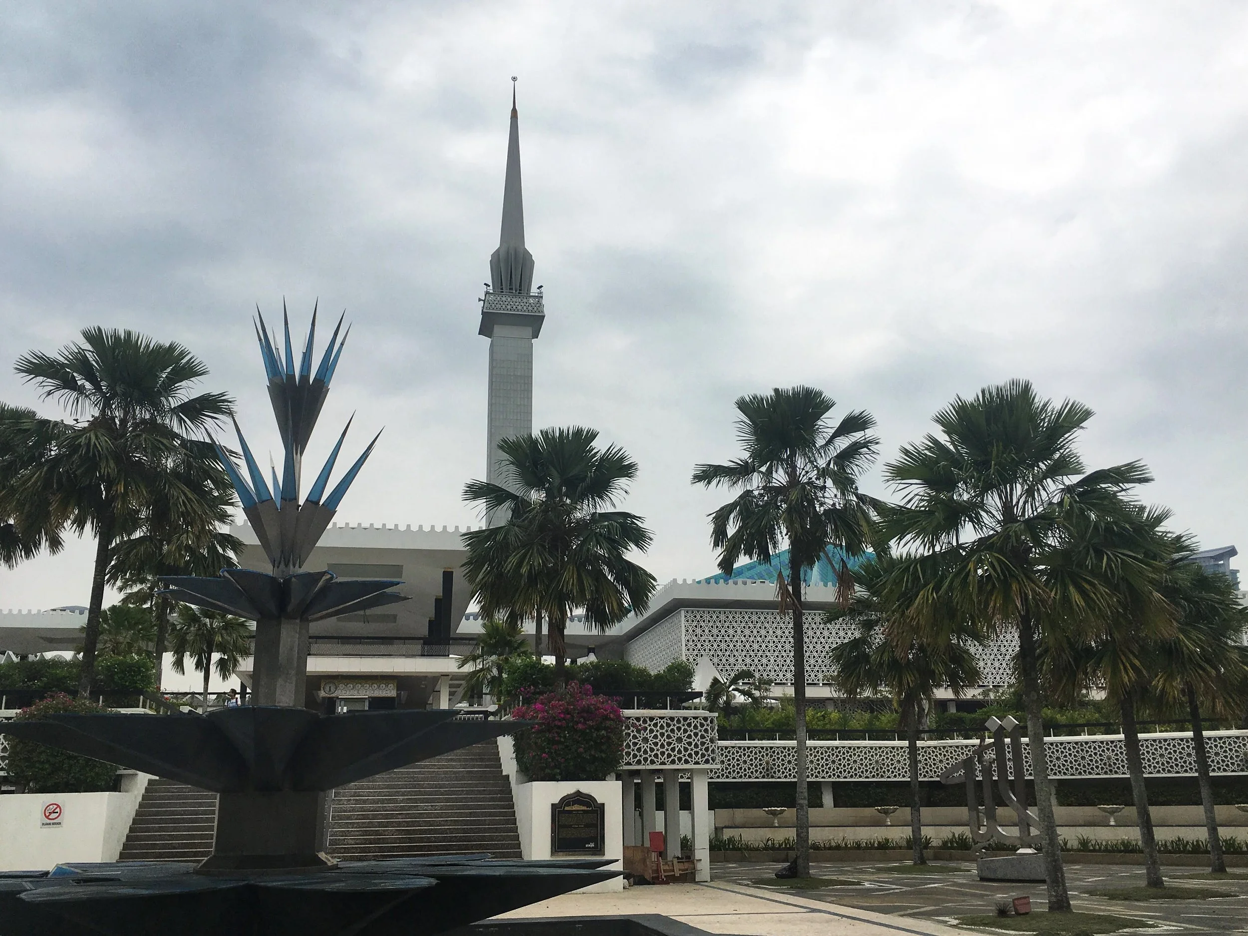 The National Mosque of Malaysia - how to visit and what to know 