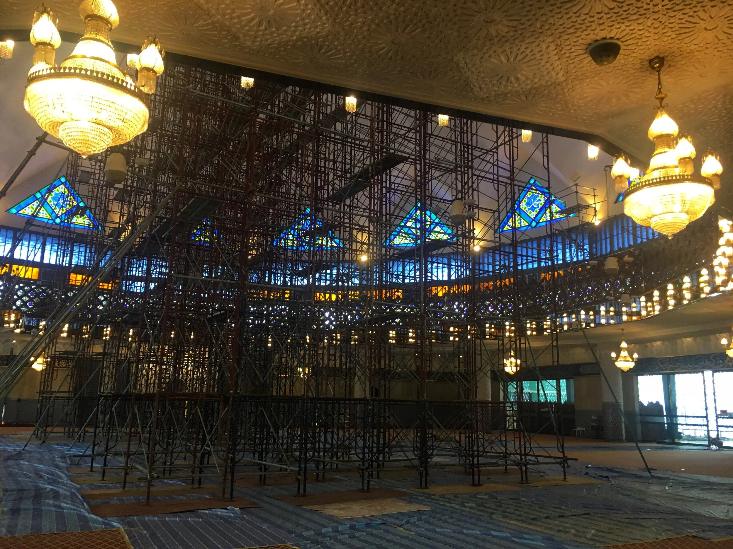  the prayer hall at Malaysia’s National Mosque was under renovation when I visited 