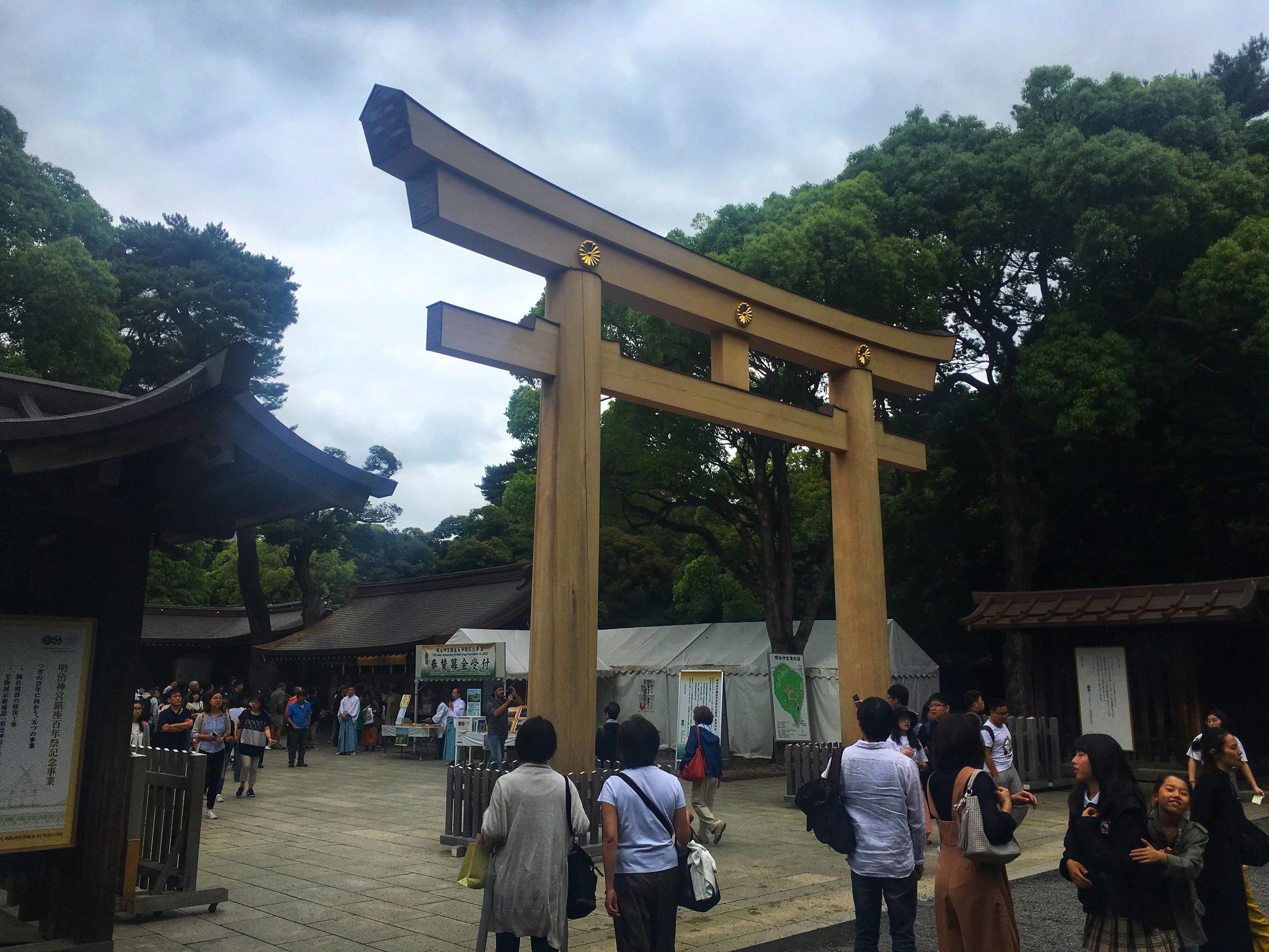 Meiji Imperial Shrine is always popular 