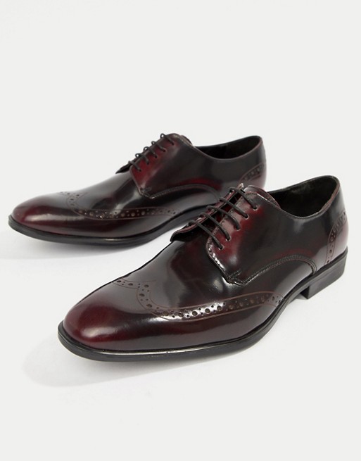 burgundy oxford shoe for navy suit