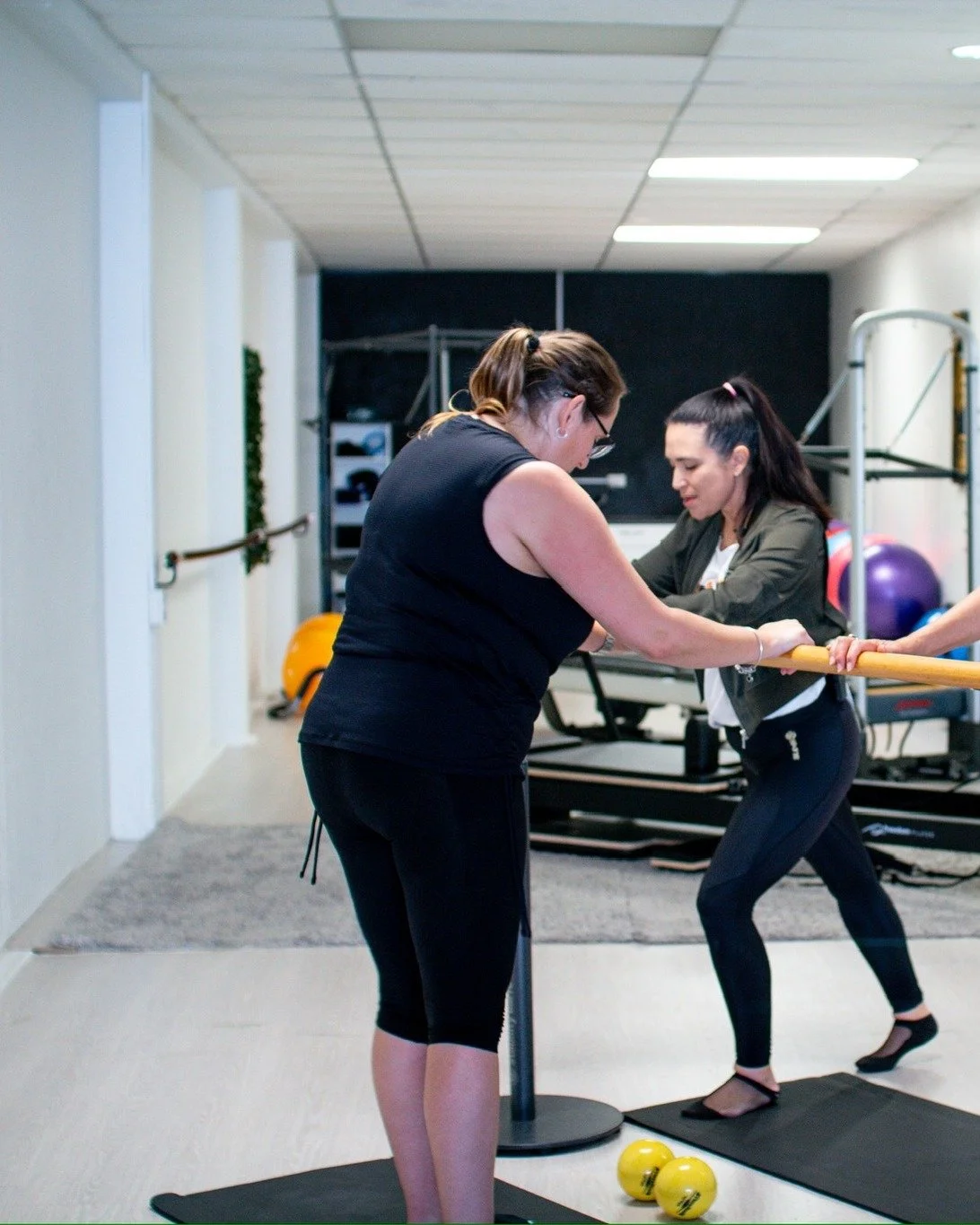 Not everyone moves the same way.
Some pulses feel easy. Some feel impossible.
That’s okay. Barre is about progress, not perfection.
Keep showing up.