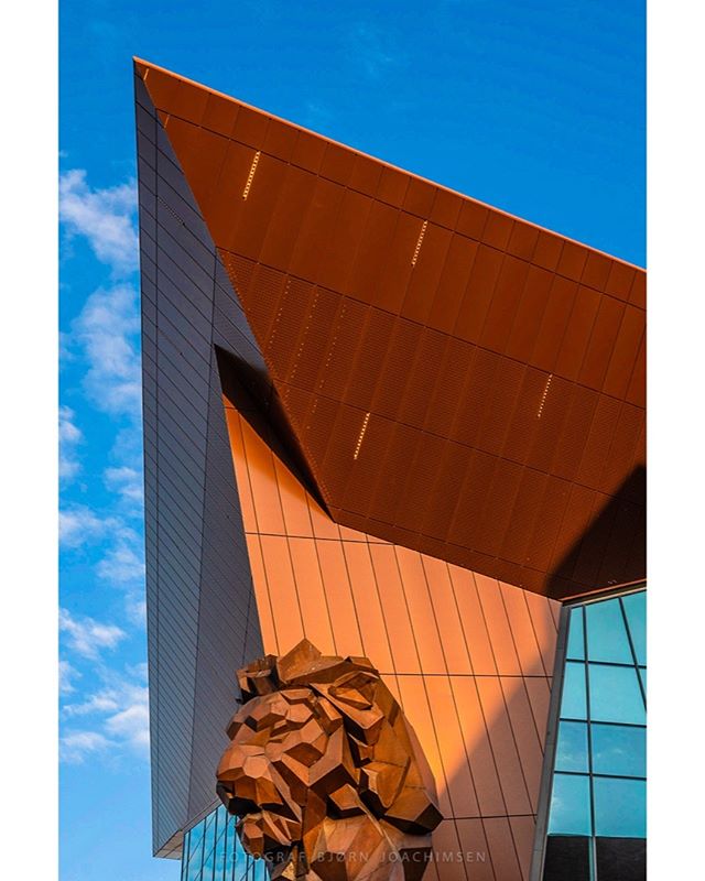 #gdansk #visitgdansk #visitpoland #poland #architecture #lion #shoppingcentre