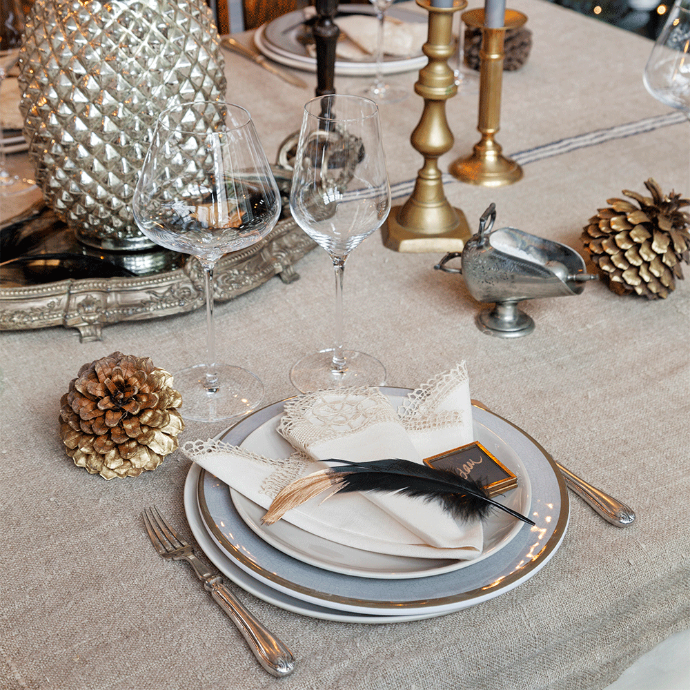 Estelle_25_Beautiful_Homes_Christmas_05.jpg