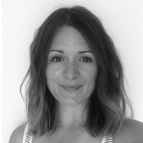 KIRSTY WILSON // EDITORIAL ASSISTANT Originally from Scotland, Kirsty studied textile design and fashion design at The Scottish Textile College, before ‘somehow ending up in banking’. After ten years, she emigrated to Australia and retrained as an interior designer. Kirsty and Katie were introduced when she joined the confessions of a design geek team as a (paid) intern on a trip to the UK. She now combines interior design, styling photoshoots for magazines such as Home Beautiful and 25 Beautiful Homes with transcriptions and editorial research for Katie. She’s much happier juggling a couple of things she enjoys and the time difference actually works really well, as Kirsty works while the rest of the team is sleeping!