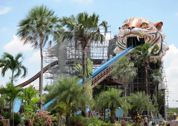 To celebrate their 30th birthday, they're installing a log flume -- it actually looks quite impressive! I hope it's done before our passes expire.