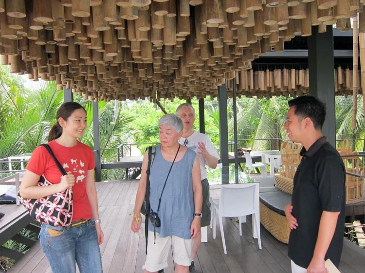 Now back at Bangkok Tree House, getting the official tour.