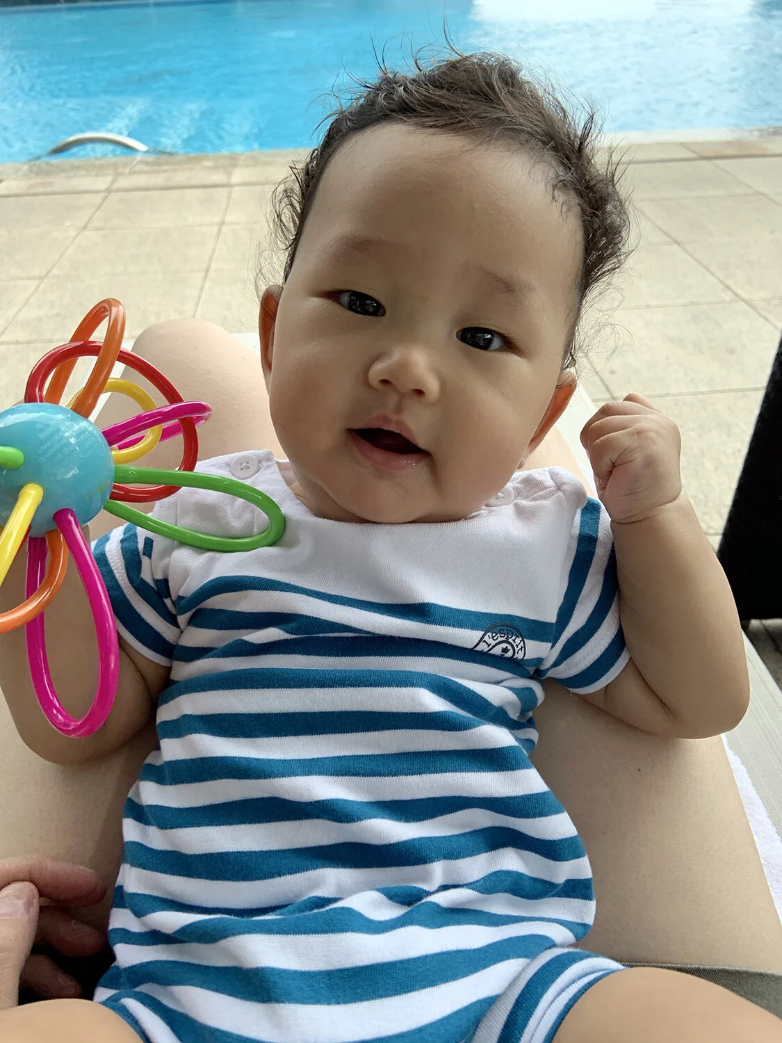 Way too cold to swim, but at least we can enjoy the poolside breeze.