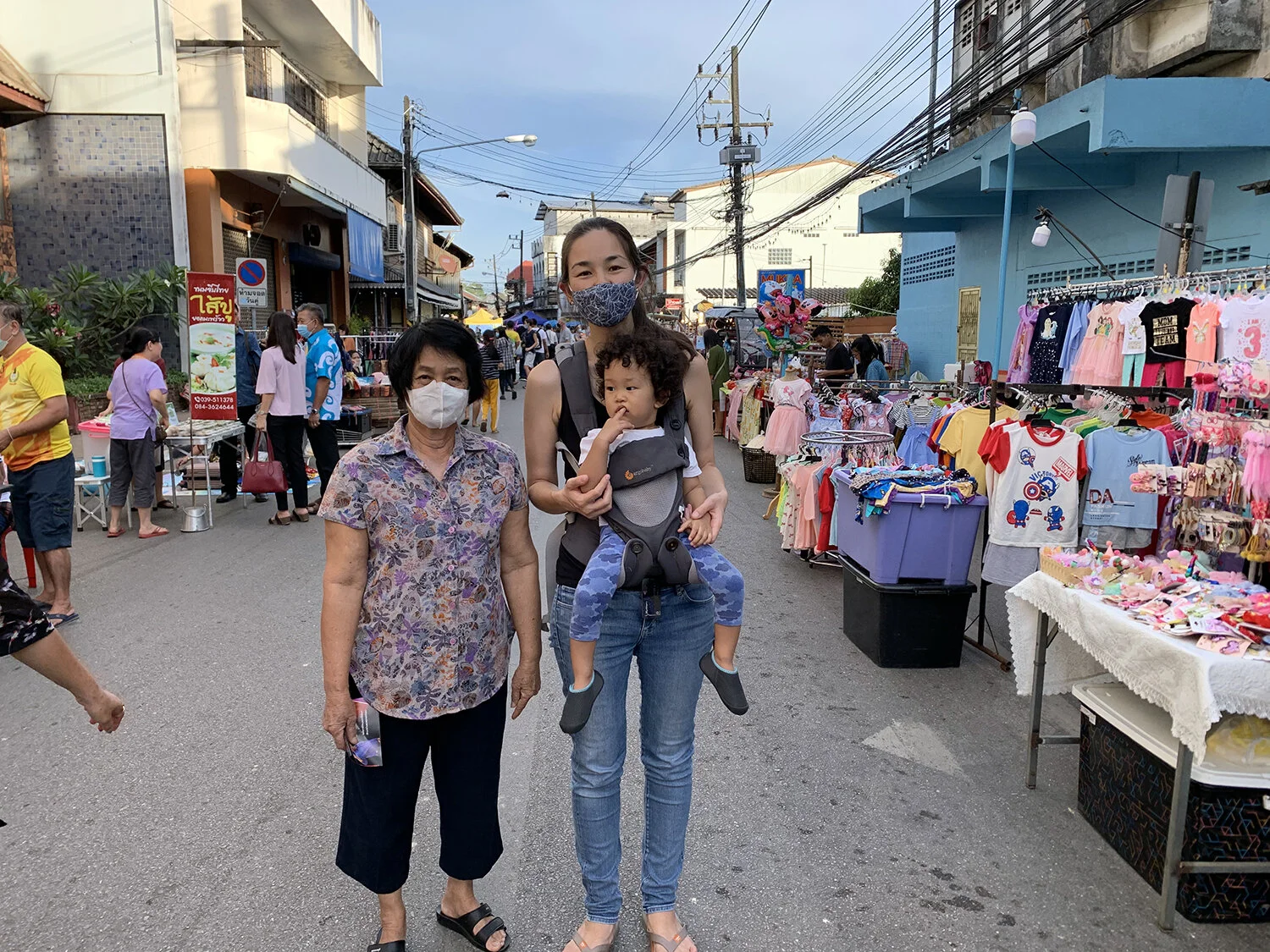 Every Saturday, Trat has a walking street along the road with many old wooden houses.