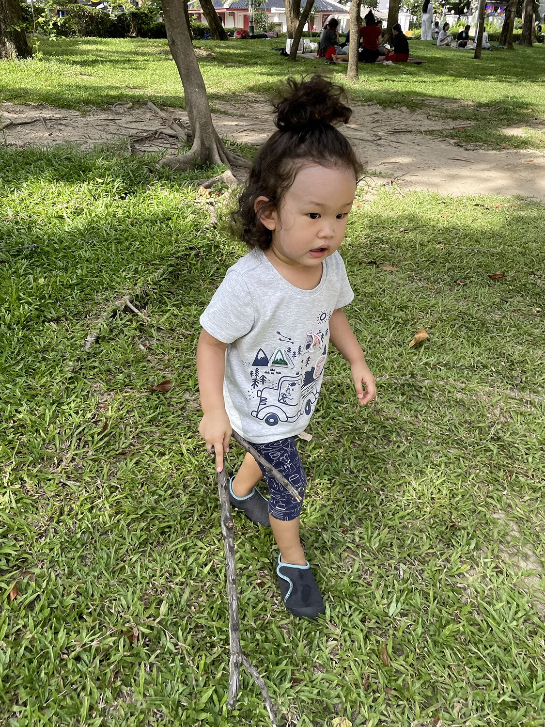 This time, it's a late-afternoon trip to the park.