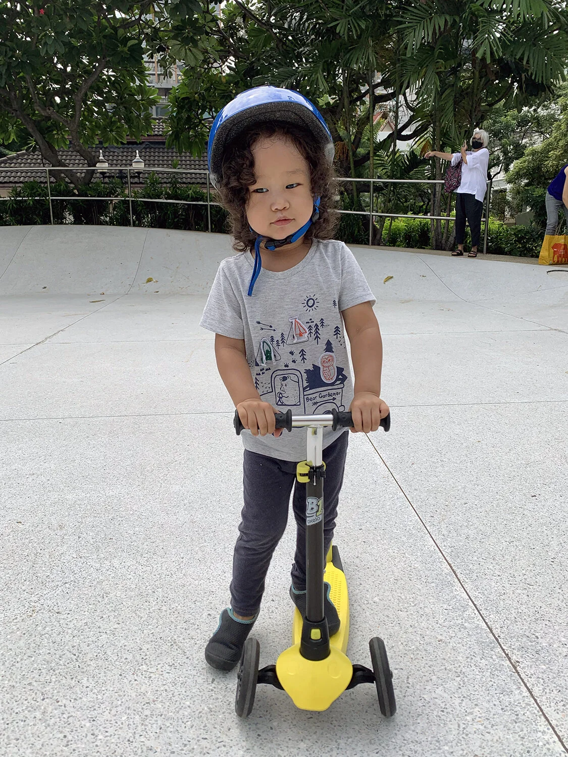 This time, Arlo wasted no time joining the bigger kids in the skate park.