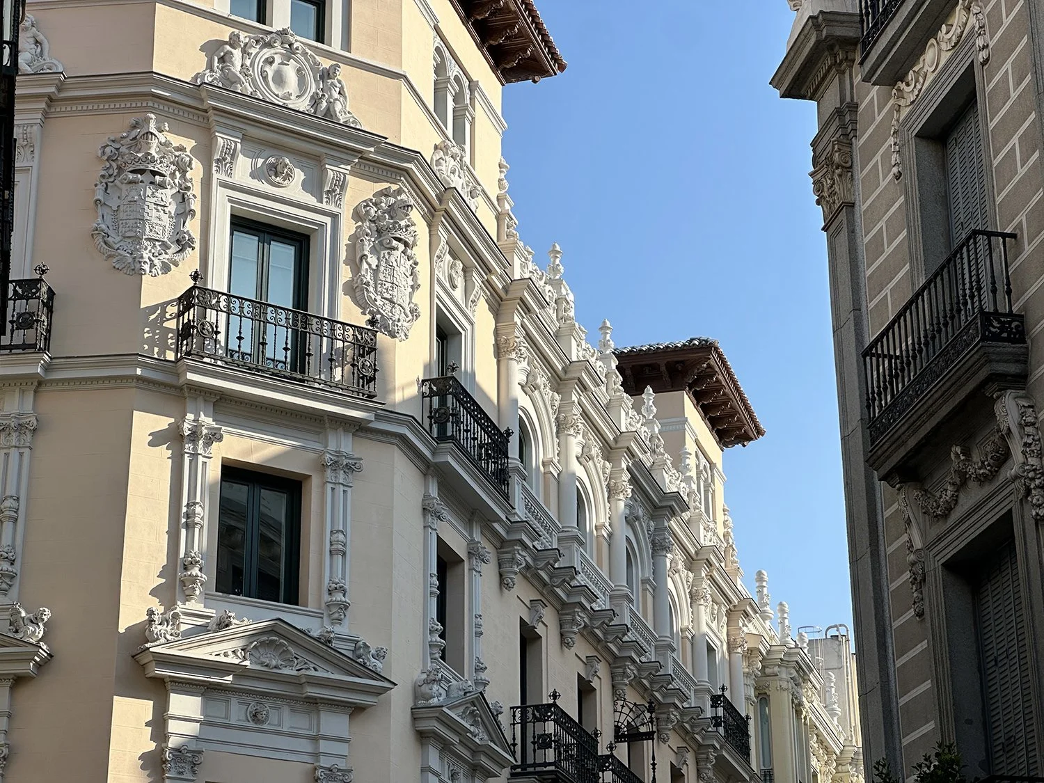 Welcome to beautiful, hot hot Madrid!