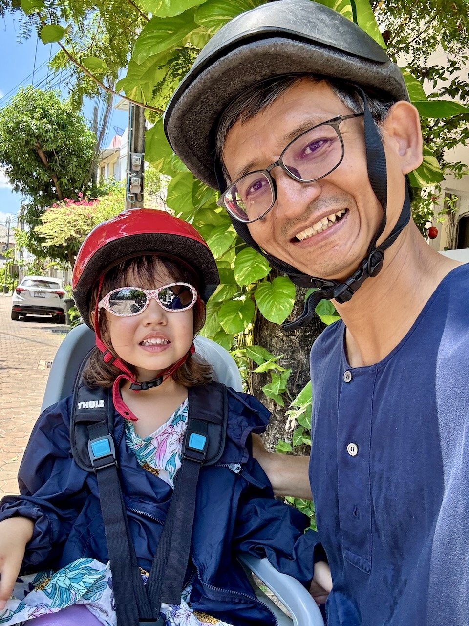 ... Lucy and Dad headed to a plant store, to buy some more pots for the papayas..