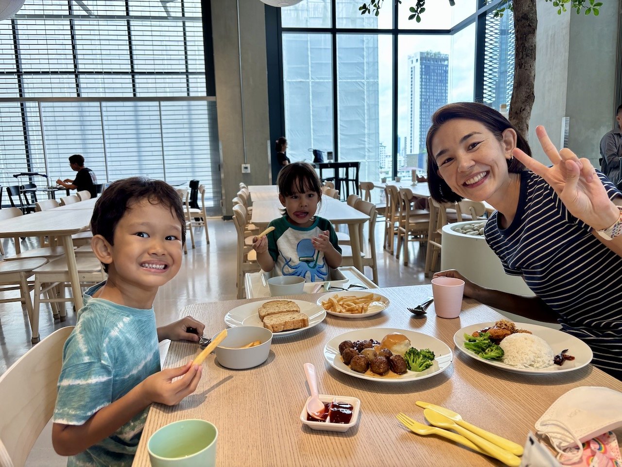 And then it's part-way back on the BTS, to have lunch at IKEA.