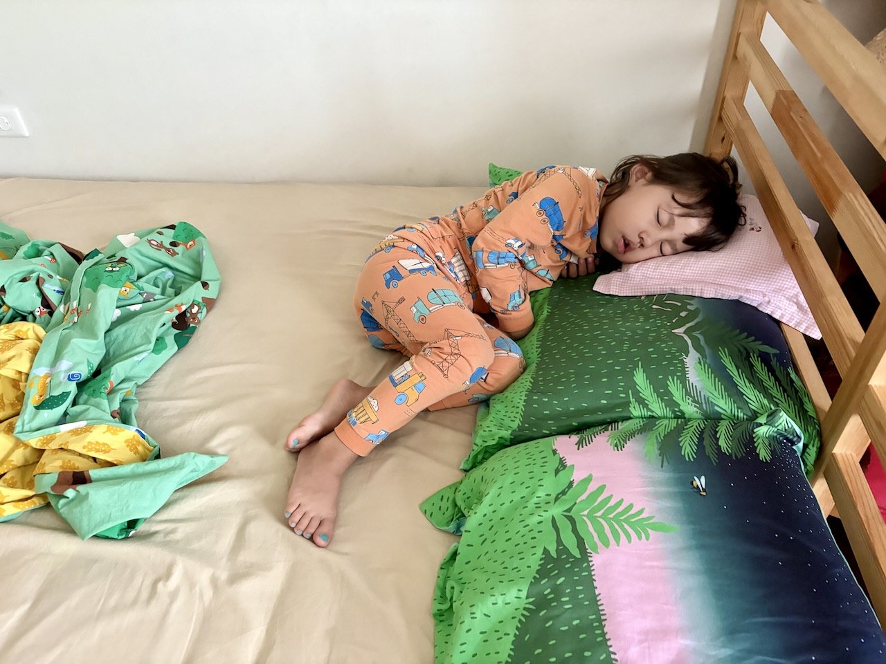 But this little piggie is not ready to get up for school.