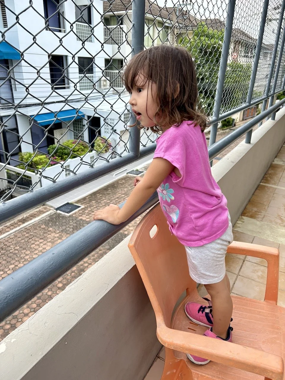 Bye bye, P'Noi!
