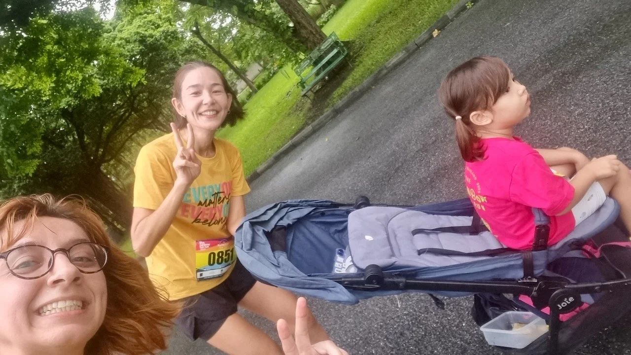 This trio stuck together (at a good jog) for most of it.