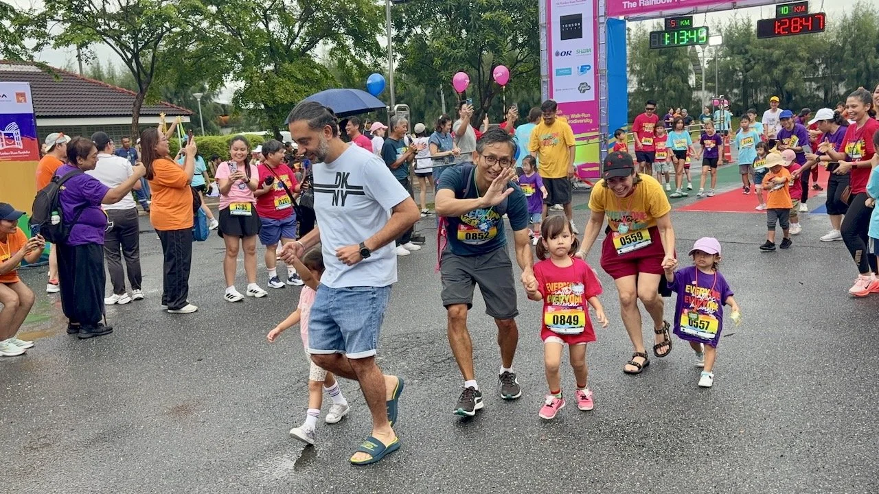 ... so it's Dad and Lucy in this first heat.