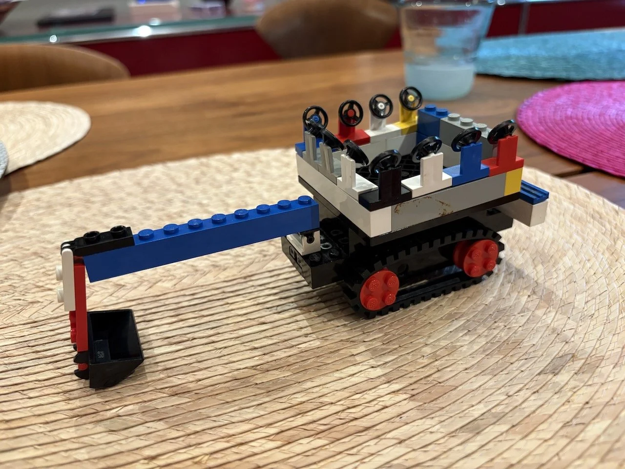 11-steering-wheel digger.