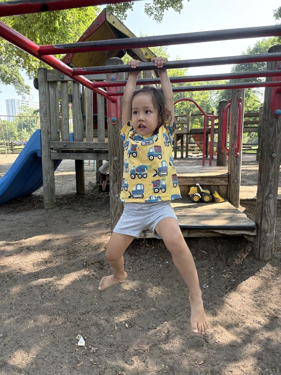 ... because of the short monkey bars that gave her plenty of confidence and security to practice.